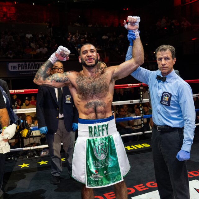⭐️🥊 Ralph Clemente keeps his 100% KO rate alive after delivering another show-stopping performance!

After an action-packed battle with Kasimu Yakubu, Long Island’s own Clemente unleashed a devastating fifth-round left hook that forced the referee to wave it off.

Clemente stays perfect at 5-0 with 5 KOs. 💣🔥

#StarBoxing #RockinFights54 #boxing #LongIslandBoxing #RalphClemente