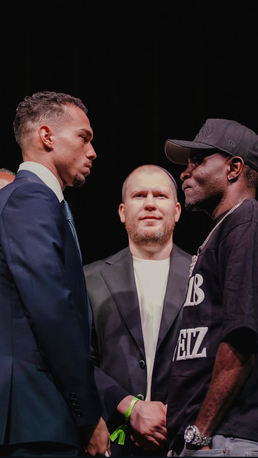 👥 FACE OFF GETS HEATED 🔥

⭐️🥊 Star Boxing’s Emmanuel Tagoe (34-2) and Ernesto Mercado (19-0) are ready for war as things got heated earlier today during the face off! The WBO International Super Lightweight Championship showdown goes down this Saturday, August 15 at the State Farm Arena in Atlanta, Georgia as the co-main event for Claressa Shields vs Kaye Scott!

📺 Tune in LIVE at 8:30 PM EST on @daznboxing for Saturday Fight Night! 

#ShieldsScott #MercadoTagoe #FaceOff #boxing #EmmanuelTagoe
